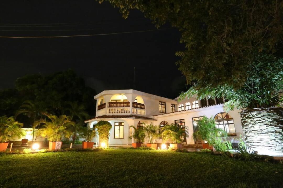 Pontoon Nyali Hotel Mombasa Exterior photo